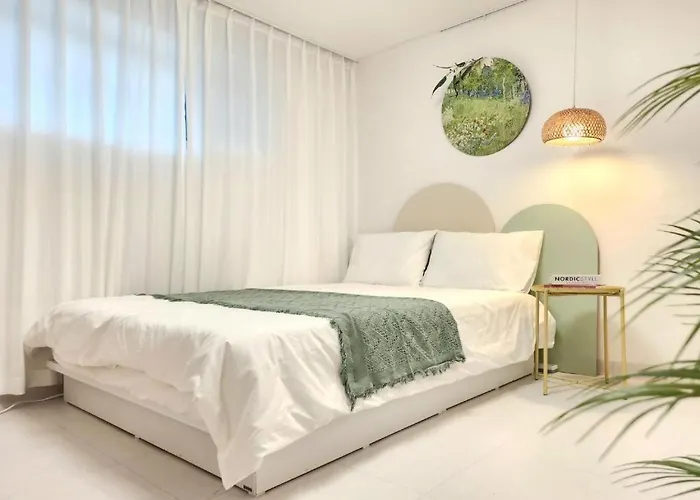 Jamsil Sports Complex Asan Hospital Samsung Hospital Kspo Lotte World Seokchon And Near Subway Station 3 Minutes And Near To Gangnam Daechi Coex 10 Minutes Villa